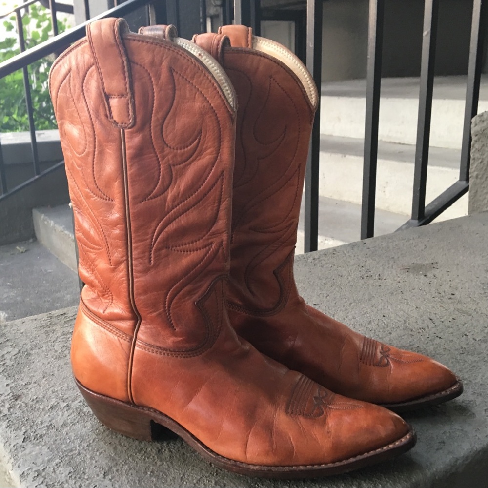 STEWARTS HANDCRAFTED TAN LEATHER COWBOY BOOTS